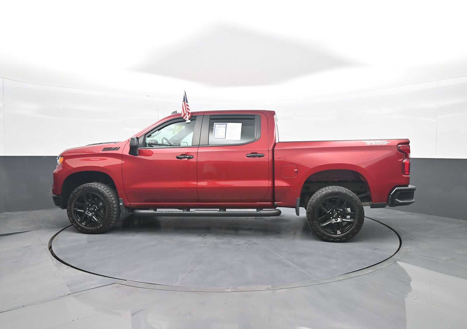 Used 2024 Chevrolet Silverado 1500 LT Trail Boss w/ LPO, Dark Essentials Package AWD/4WD image 5