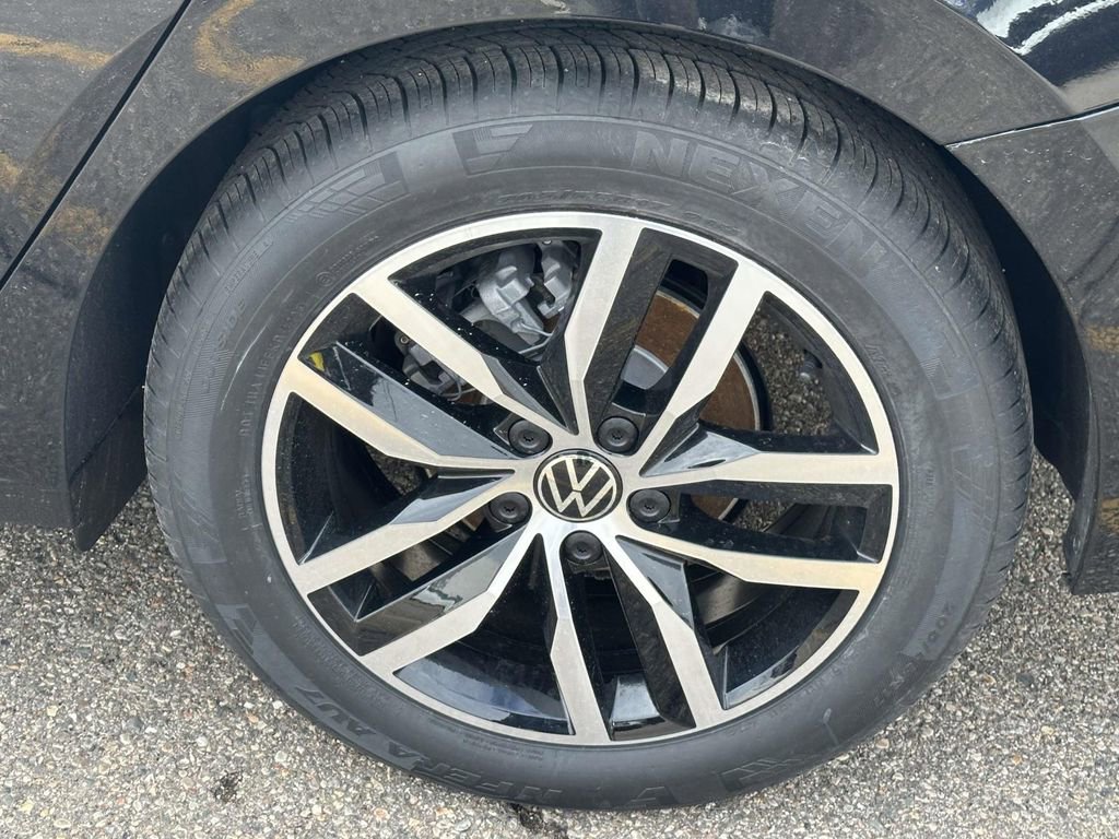 New 2026 Volkswagen Jetta SE image 7