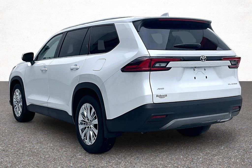 Used 2026 Toyota Grand Highlander Platinum image 4
