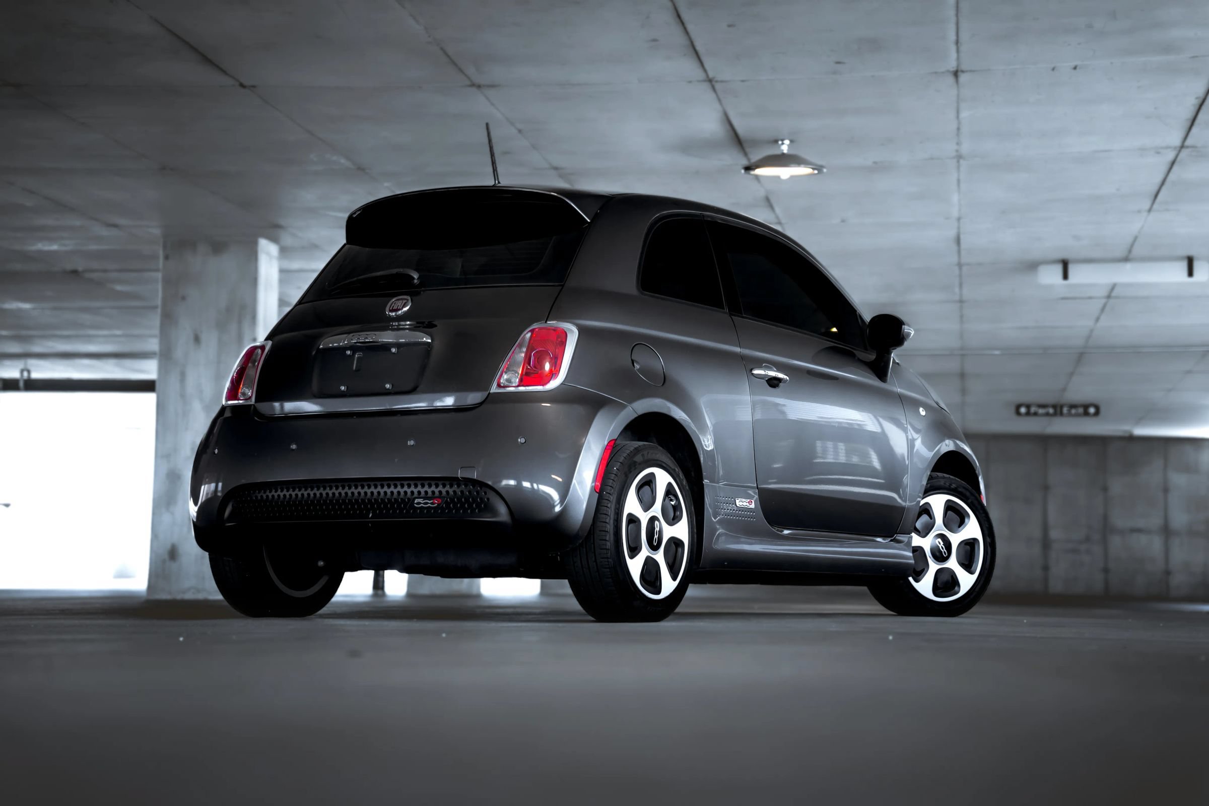 Used 2015 FIAT 500 e FWD image 4