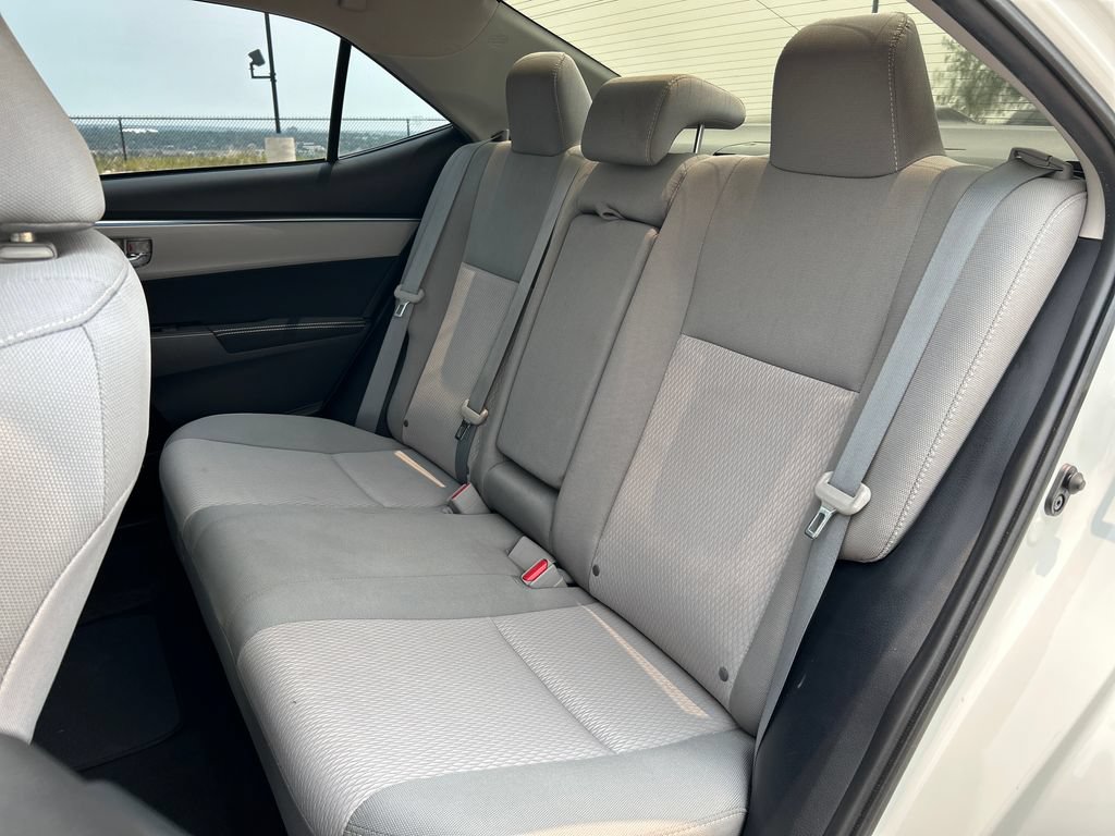 Used 2015 Toyota Corolla LE FWD image 16