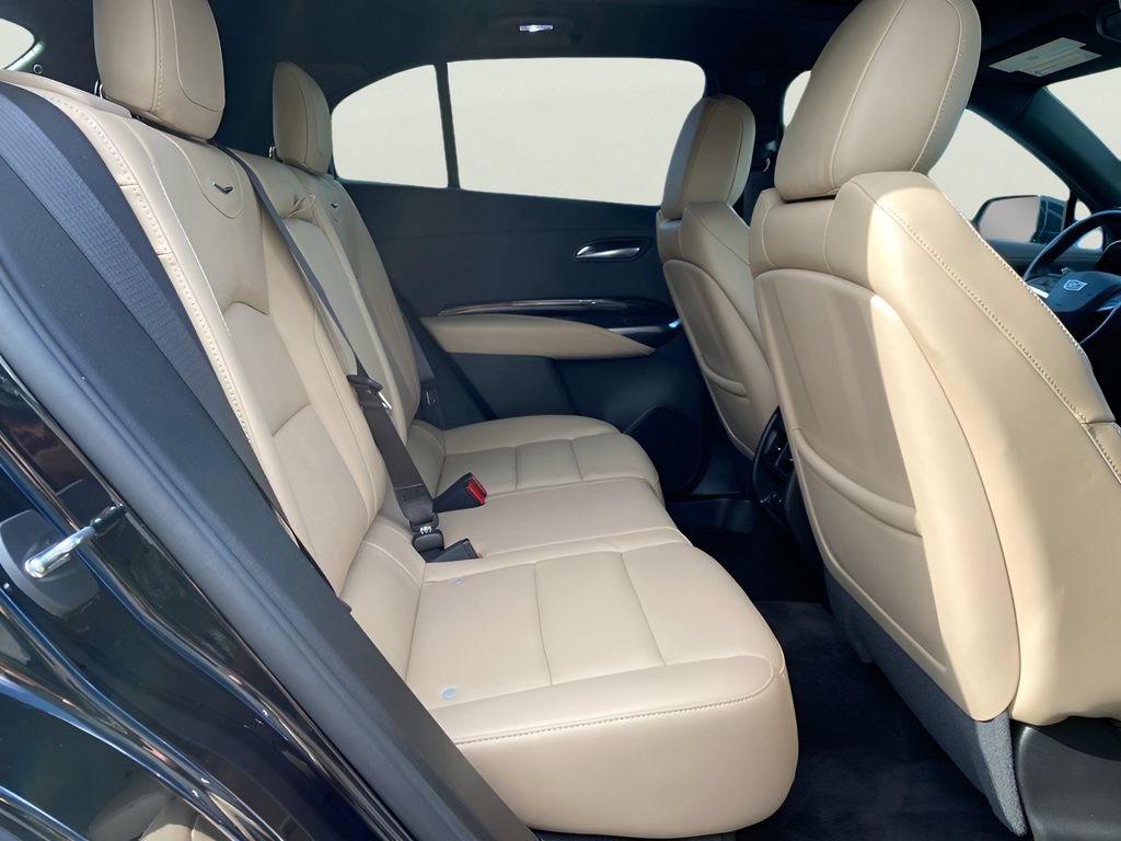Certified 2024 Cadillac XT4 Luxury w/ Cold Weather Package AWD/4WD image 16