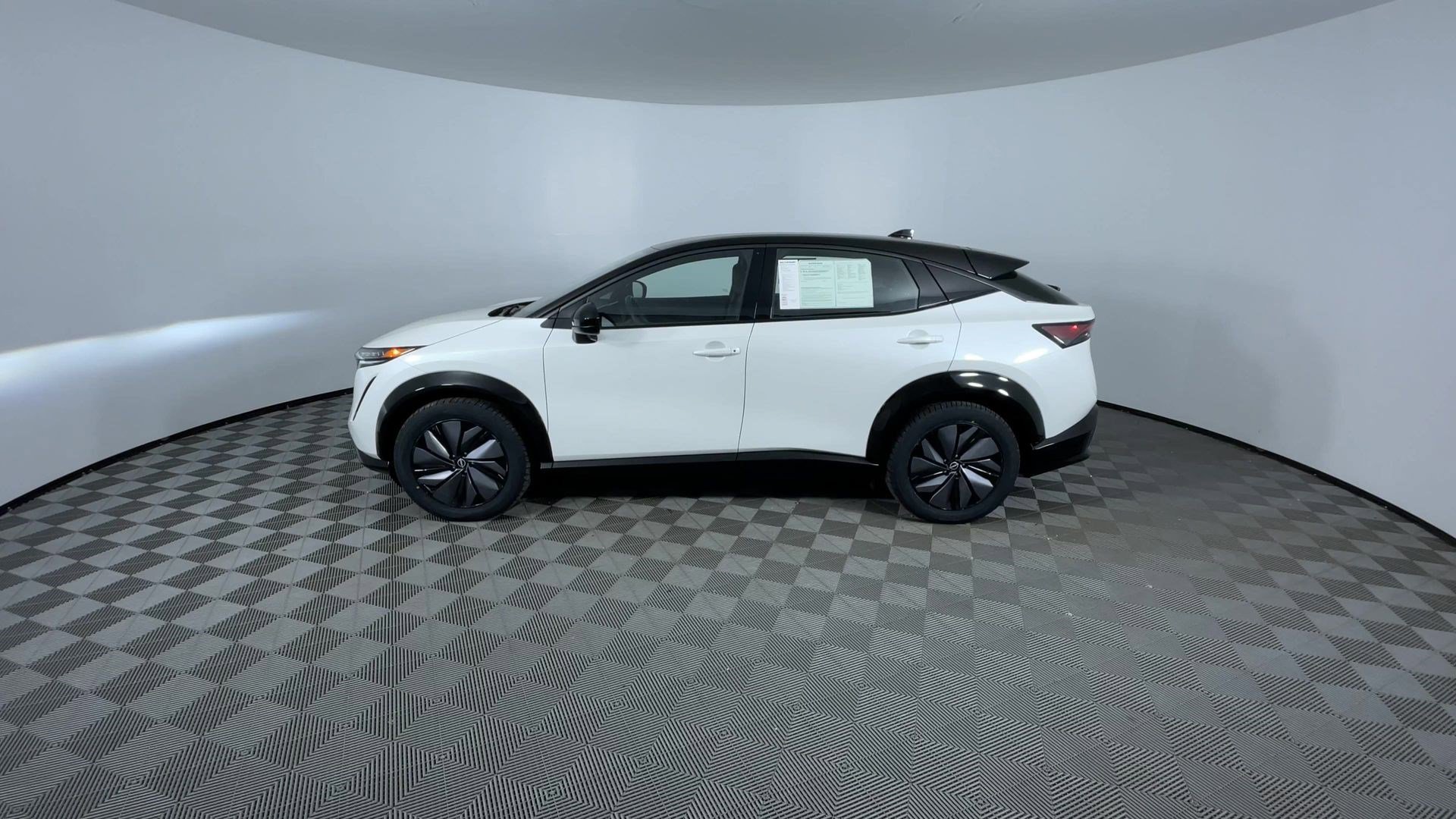 Certified 2023 Nissan Ariya AWD image 5