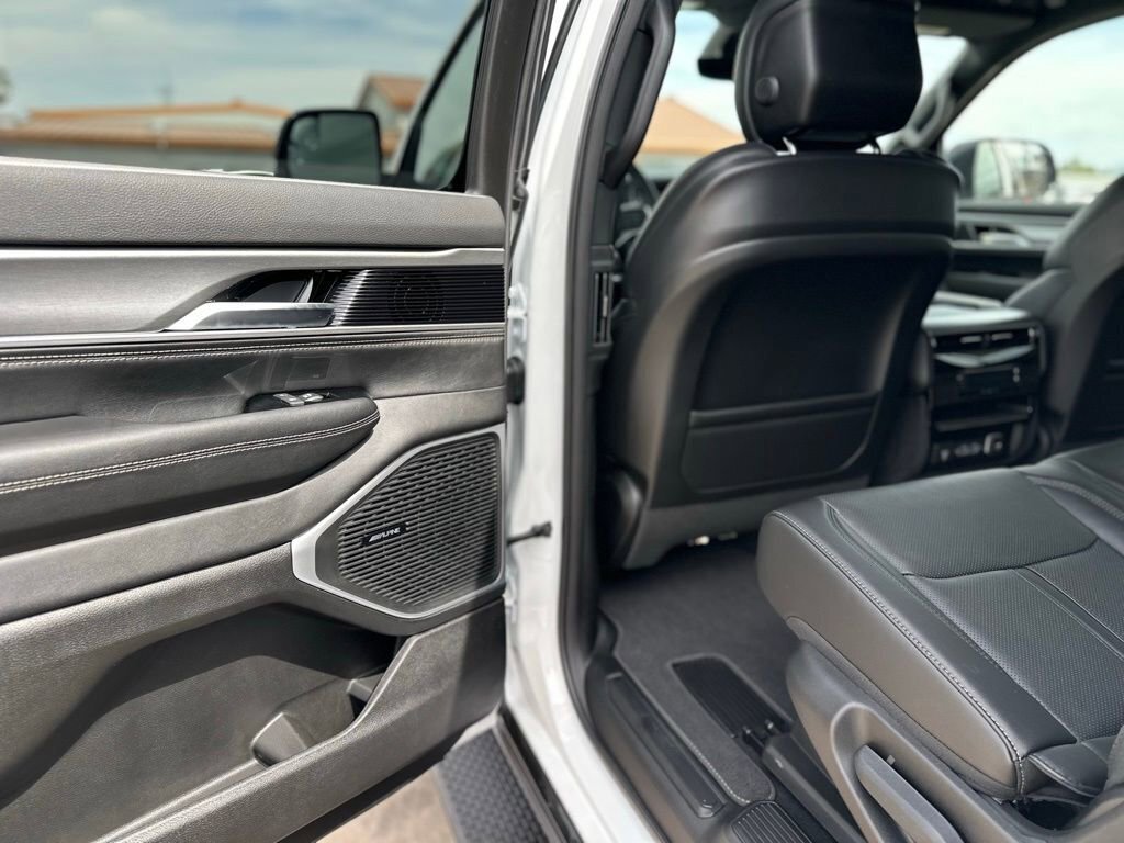 New 2026 Jeep Grand Wagoneer 4WD image 13