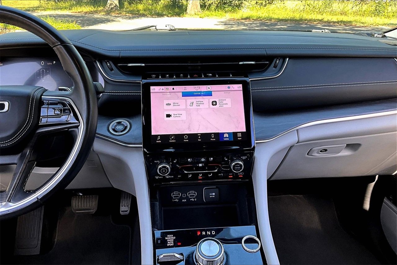 Used 2021 Jeep Grand Cherokee L Overland w/ Luxury Tech Group IV image 9