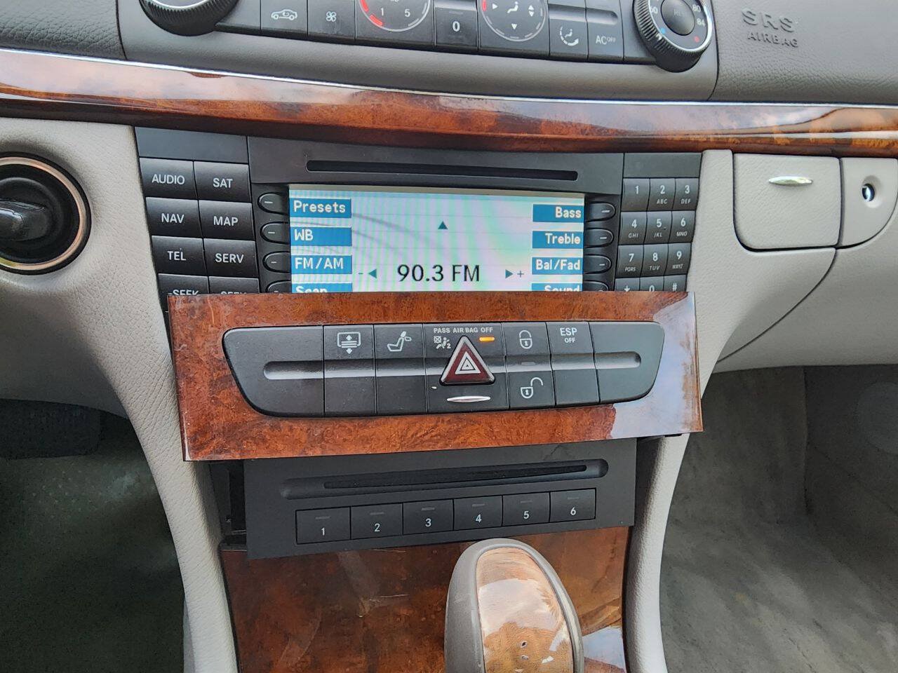 Used 2005 Mercedes-Benz E 320 Sedan image 32