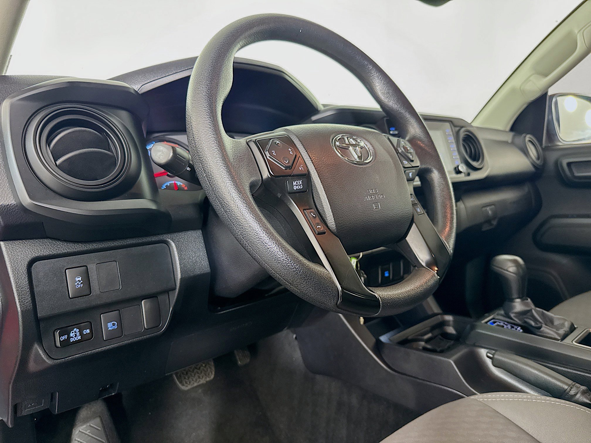 Used 2021 Toyota Tacoma SR w/ SR Convenience Package image 21