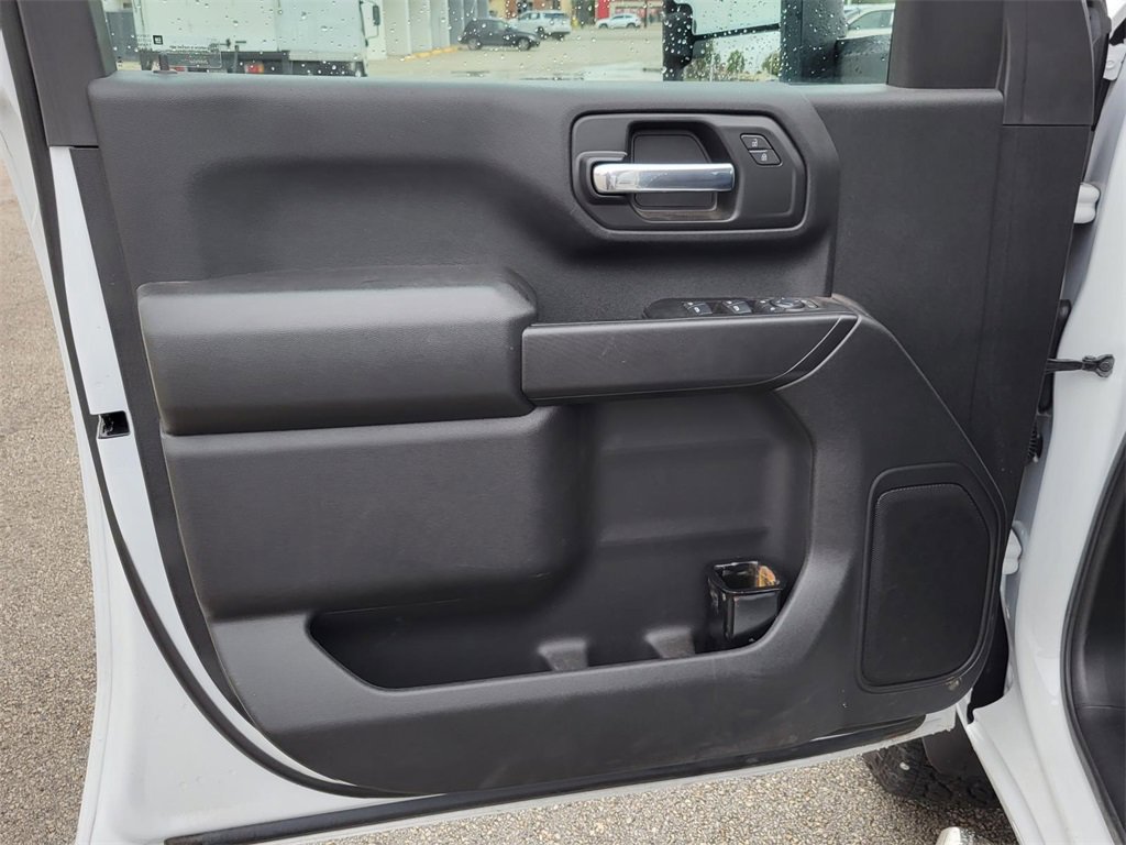 Used 2025 Chevrolet Silverado 2500 Custom w/ Custom Value Package image 19