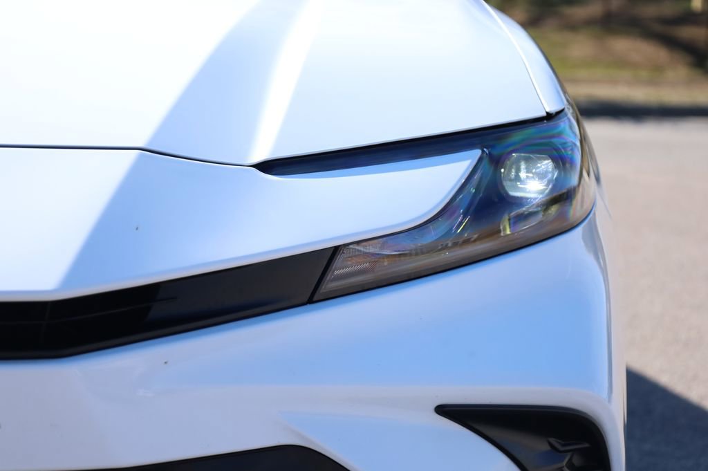 Used 2025 Toyota Camry SE image 15