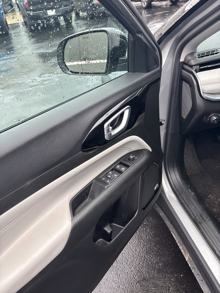 Certified 2022 Jeep Compass Limited w/ Sun and Sound Group image 7