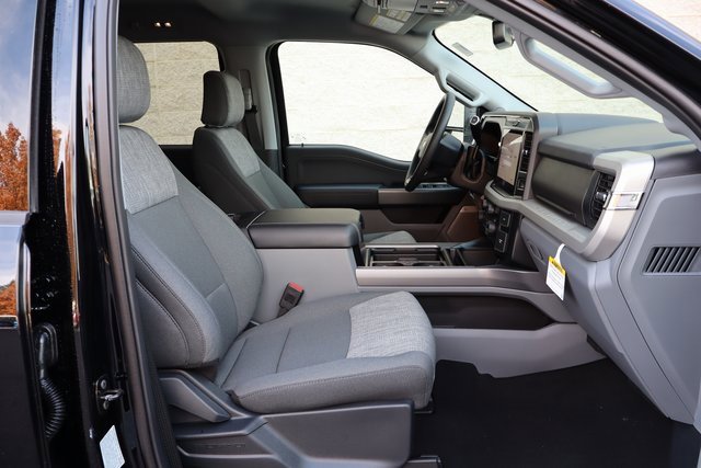 New 2026 Ford F250 XLT w/ XLT Premium Package image 39