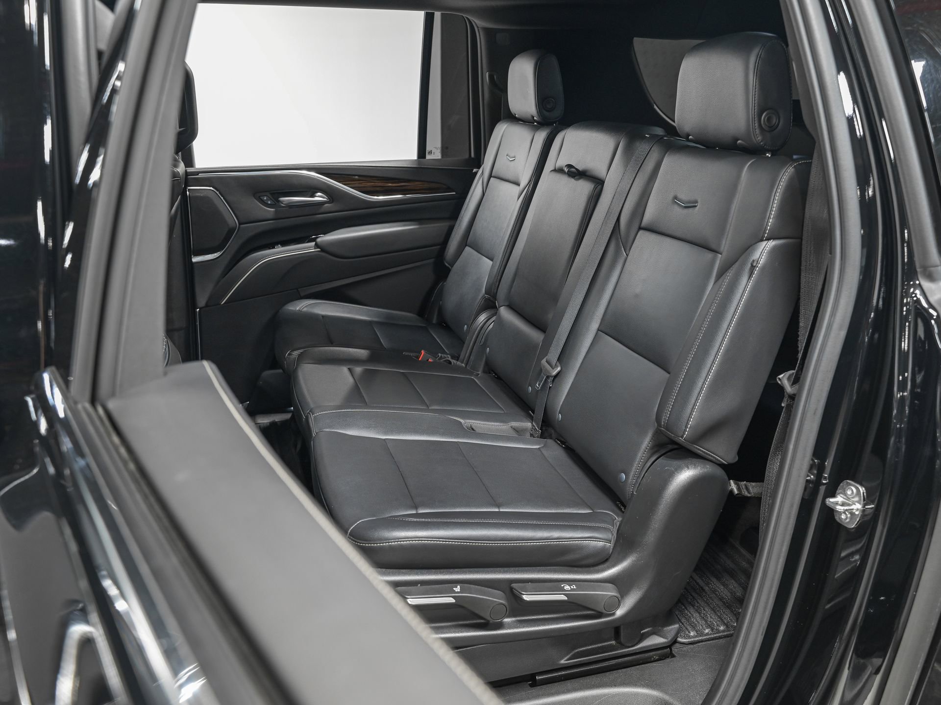 Used 2023 Cadillac Escalade ESV Luxury image 28