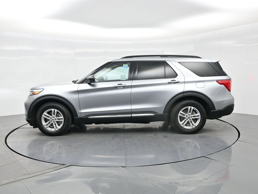 Used 2024 Ford Explorer XLT w/ Equipment Group 202A image 10