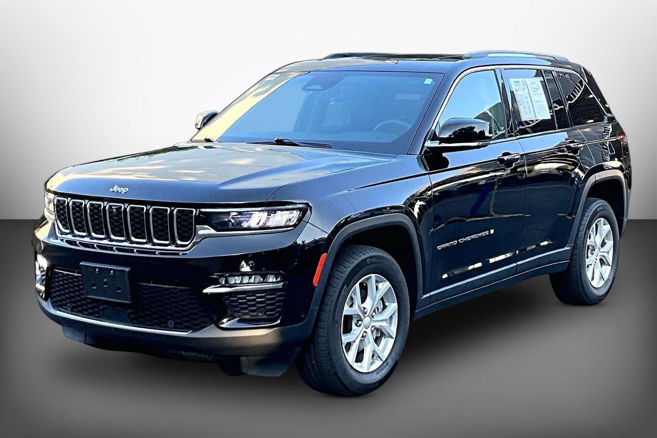 Used 2023 Jeep Grand Cherokee Limited w/ Luxury Tech Group II AWD/4WD image 4