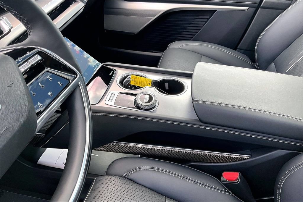 Certified 2026 Cadillac Vistiq Premium Luxury w/ LPO, Floor Liner Package AWD/4WD image 18