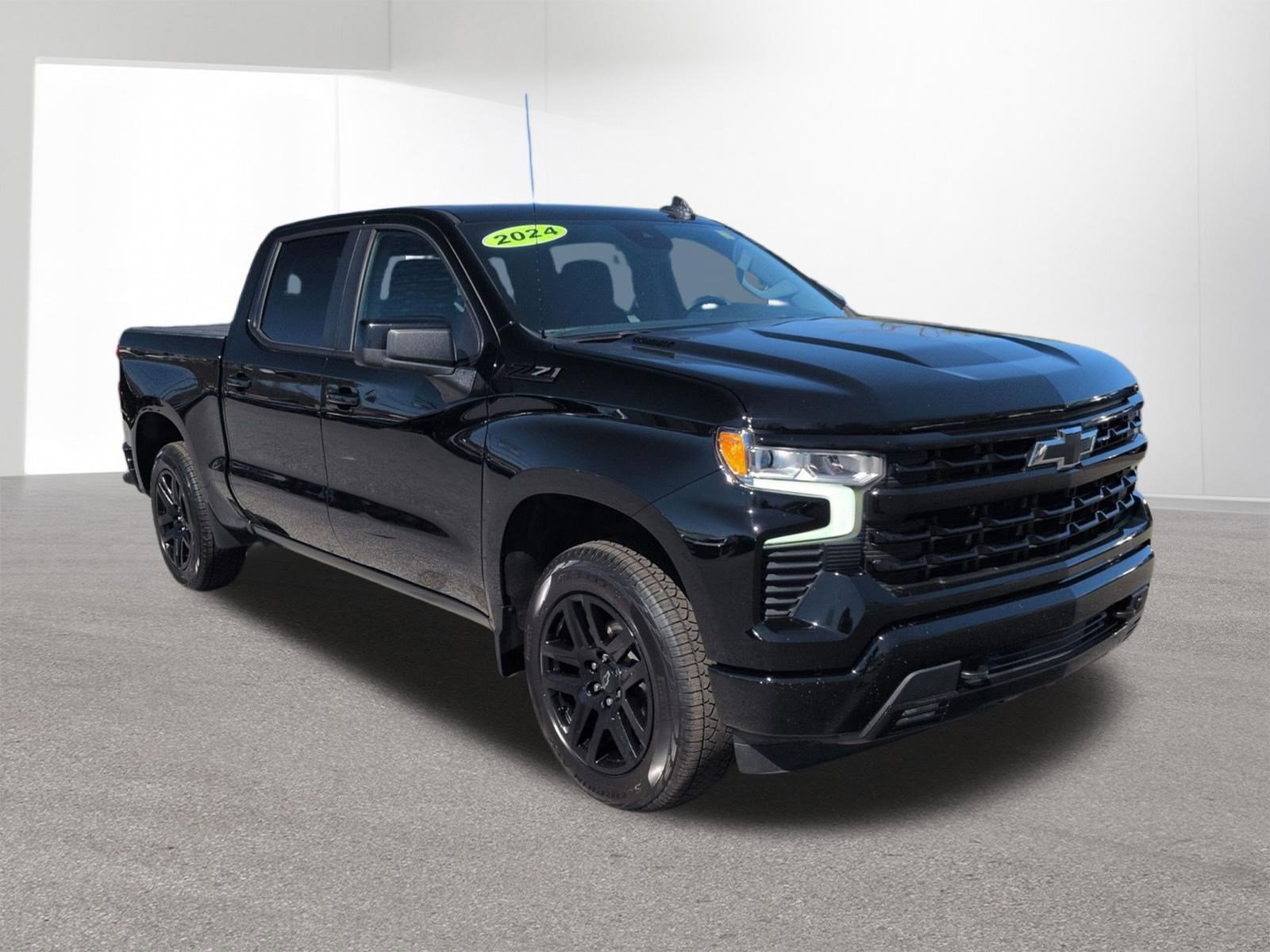 Used 2024 Chevrolet Silverado 1500 RST AWD/4WD image 3