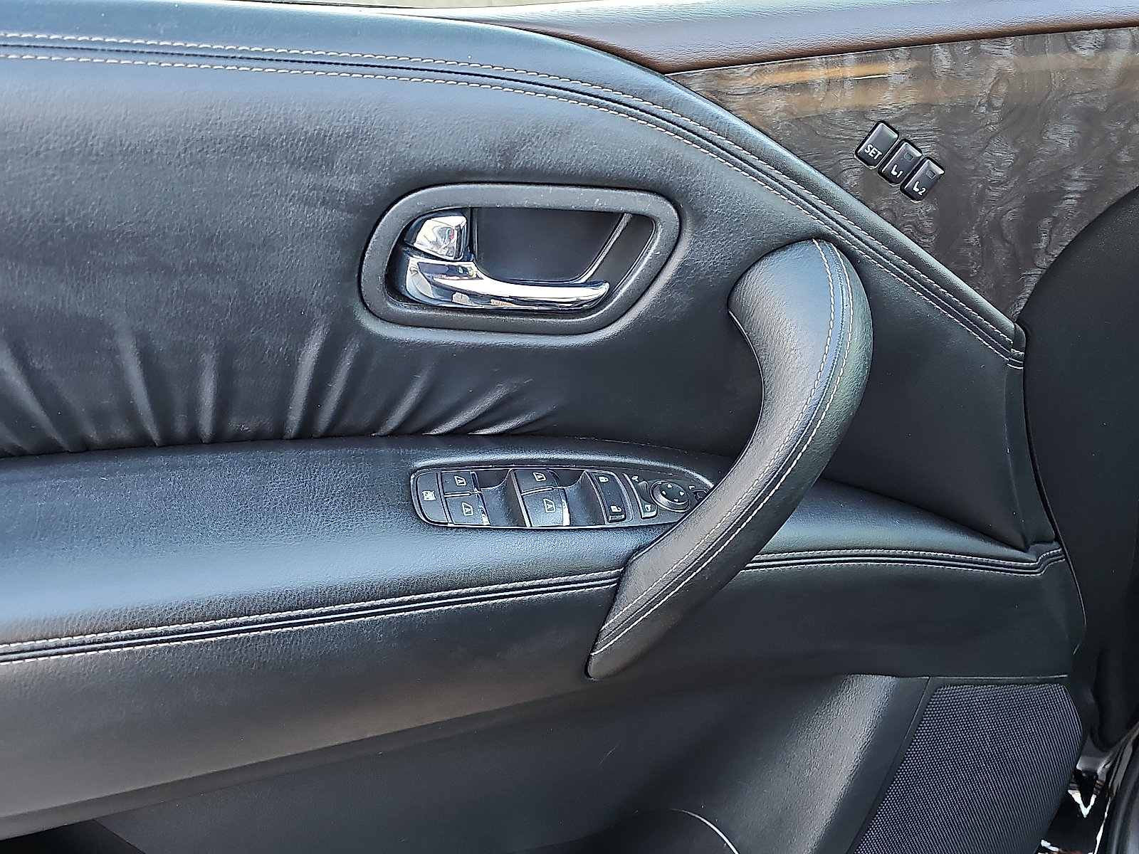 Certified 2022 Nissan Armada Platinum w/ Captain's Chairs Package image 16