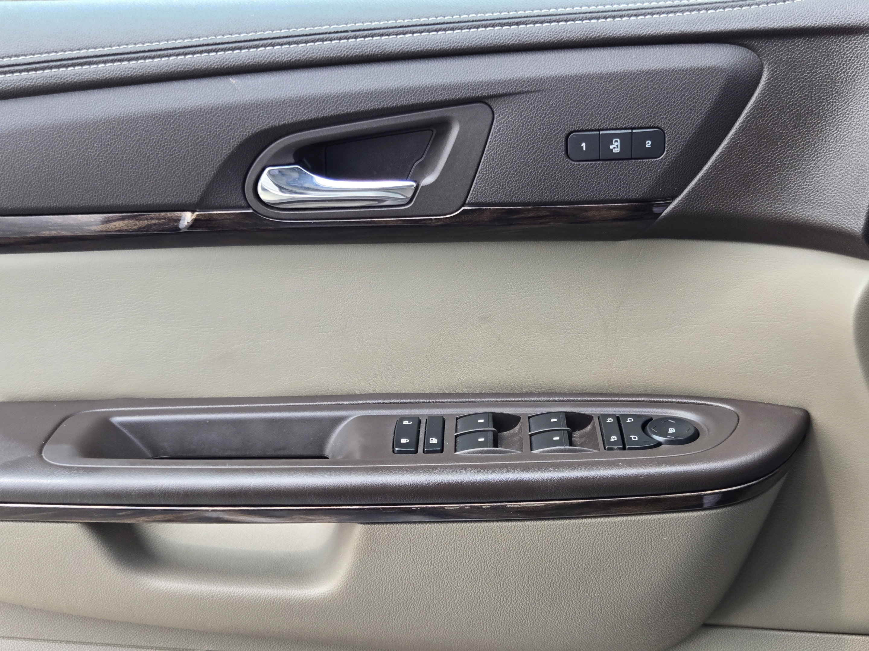 Used 2014 GMC Acadia Denali FWD image 18