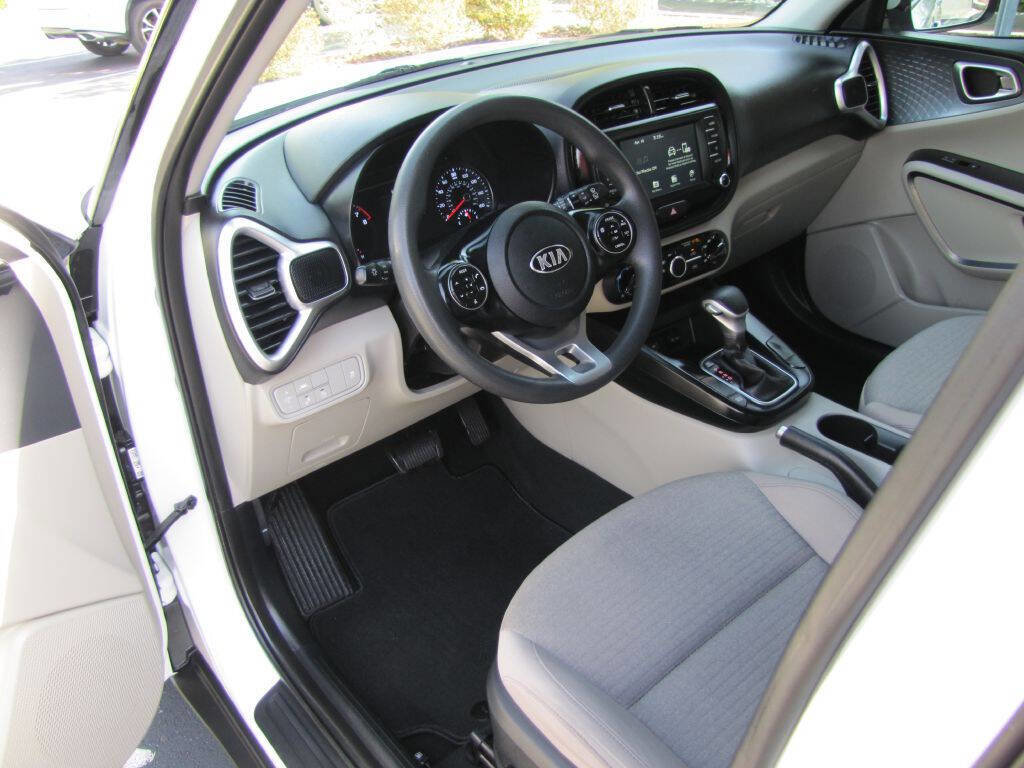 Used 2021 Kia Soul S FWD image 13
