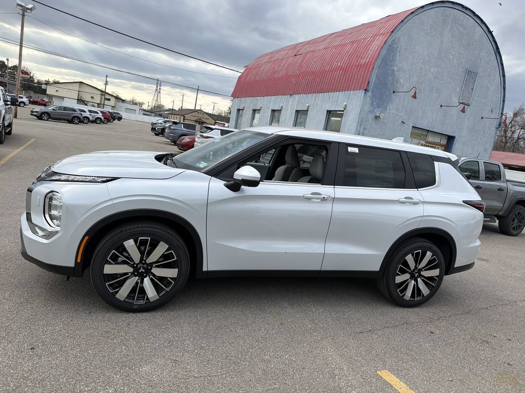 New 2026 Mitsubishi Outlander SE AWD/4WD image 8
