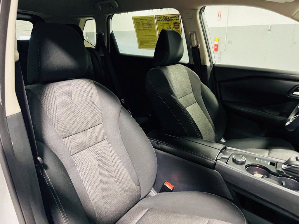 Used 2024 Nissan Rogue SV AWD/4WD image 30