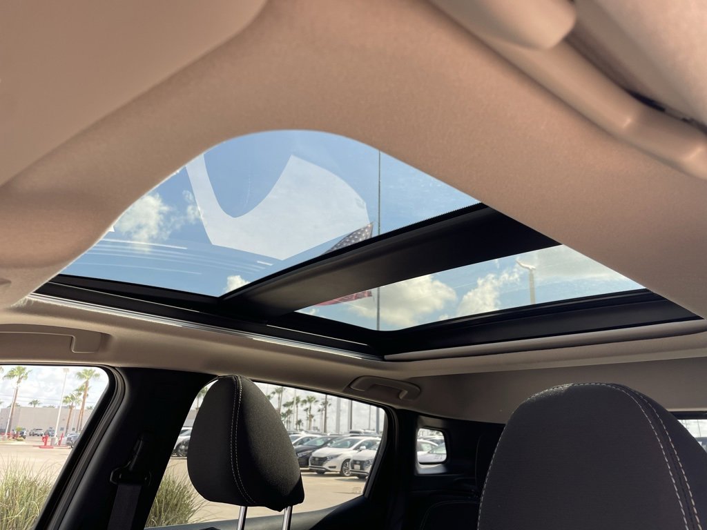 New 2025 Nissan Kicks SV w/ SV Premium Package image 15