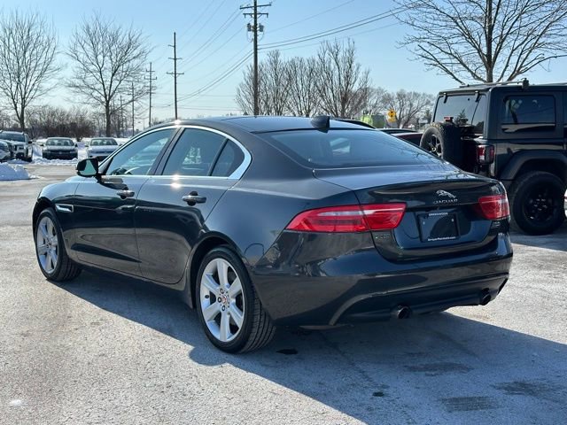 Used 2019 Jaguar XE Premium image 5
