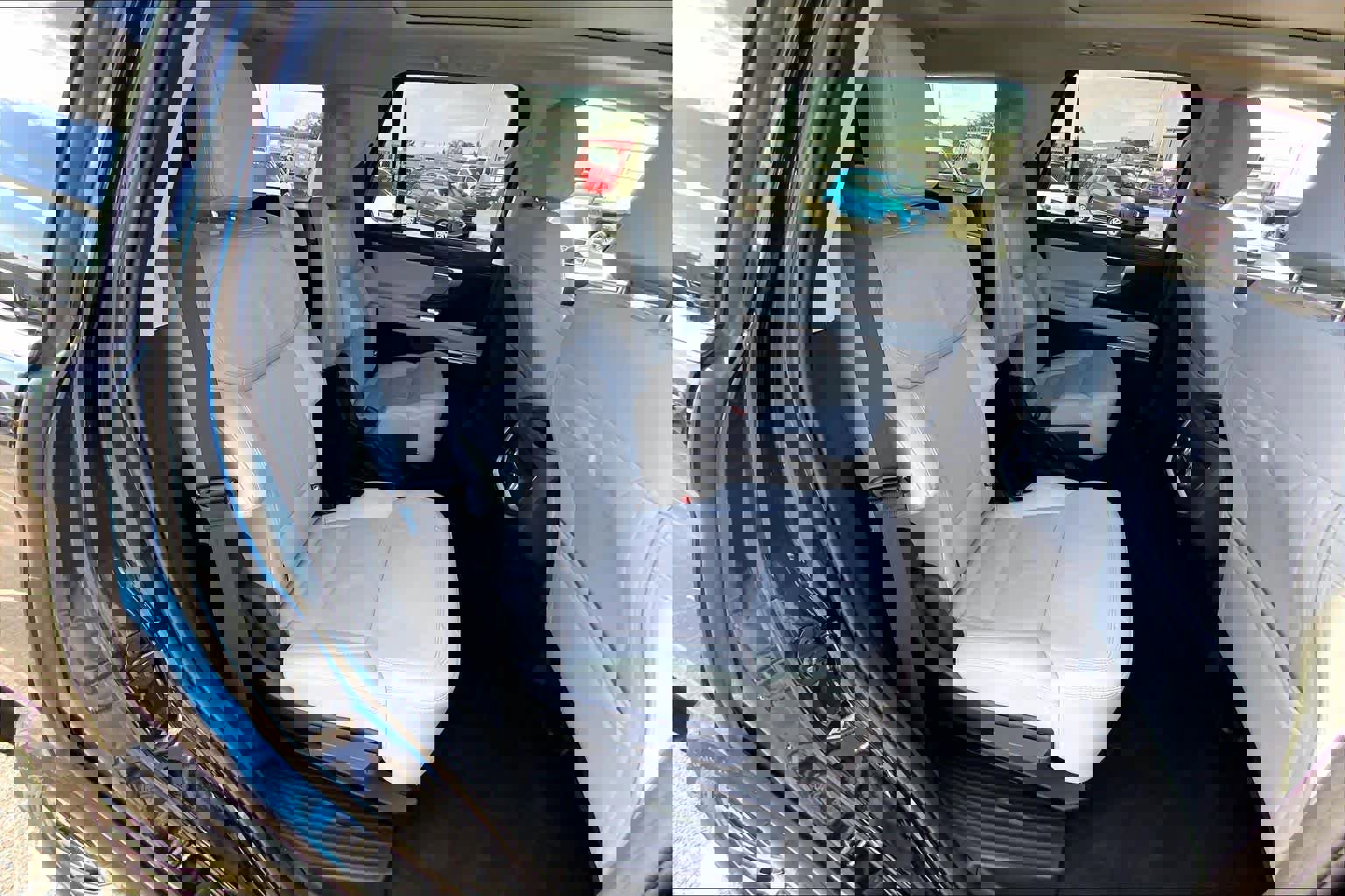 Certified 2025 Ford Expedition Platinum image 20