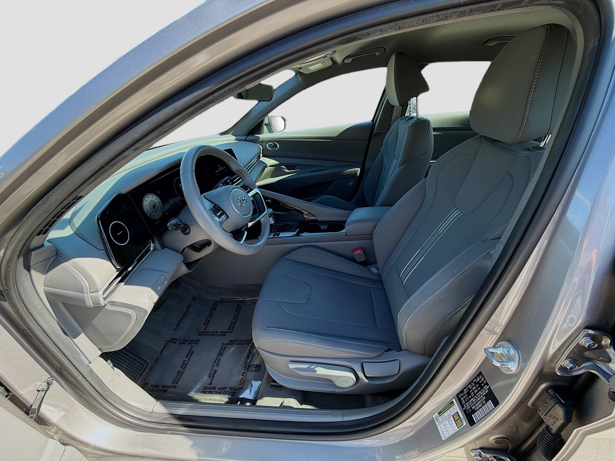 Used 2023 Hyundai Elantra SEL w/ Convenience Package image 16