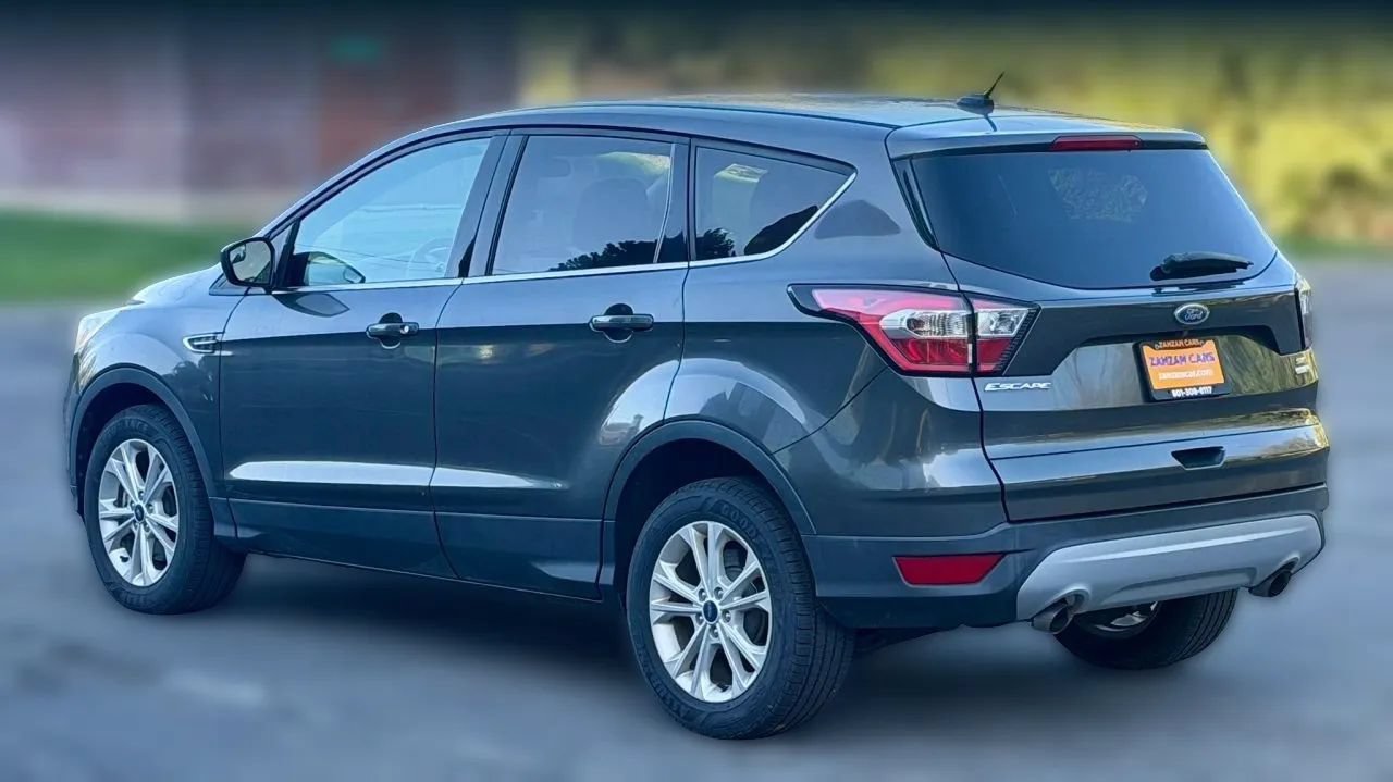 Used 2017 Ford Escape SE AWD/4WD image 7