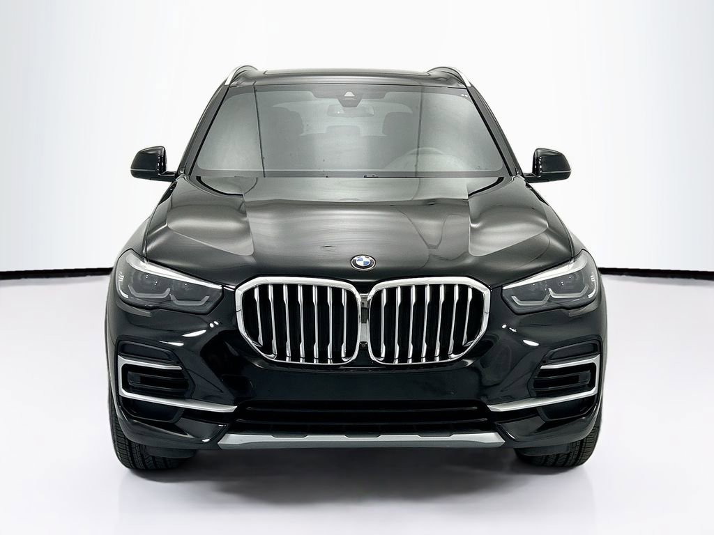 Certified 2022 BMW X5 sDrive40i w/ Climate Comfort Package image 2
