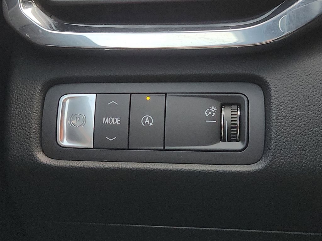 Used 2025 GMC Acadia Elevation FWD image 24