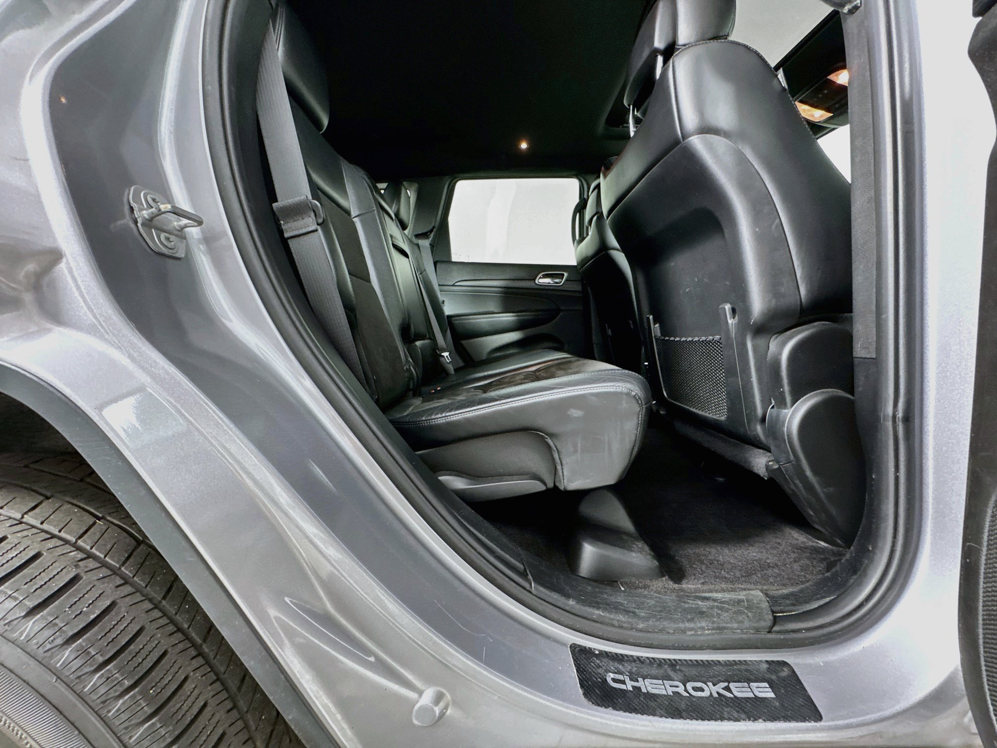 Used 2019 Jeep Grand Cherokee Altitude AWD/4WD image 28