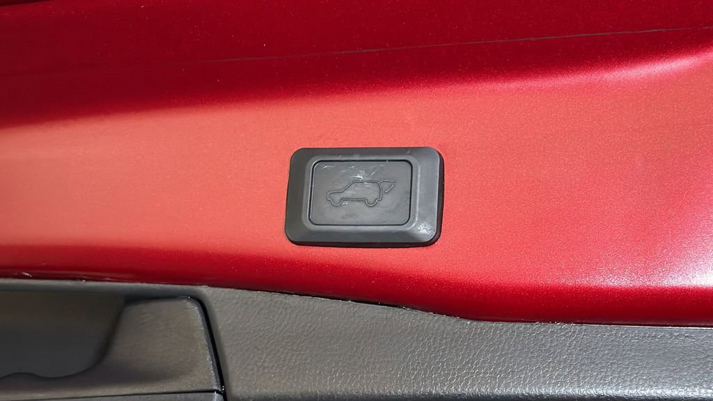 Used 2023 Toyota RAV4 Limited image 16