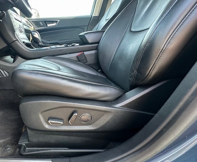 Used 2018 Ford Edge Titanium image 14