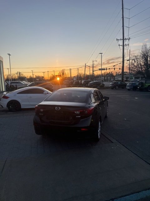 Used 2018 MAZDA MAZDA3 Touring image 13