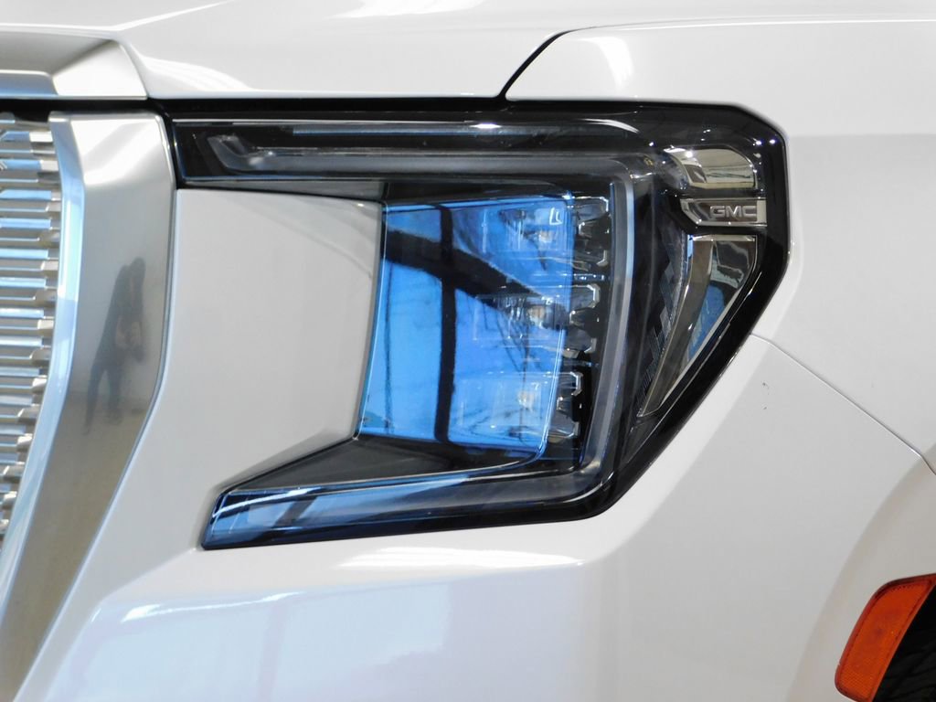 Used 2021 GMC Yukon Denali AWD/4WD image 17