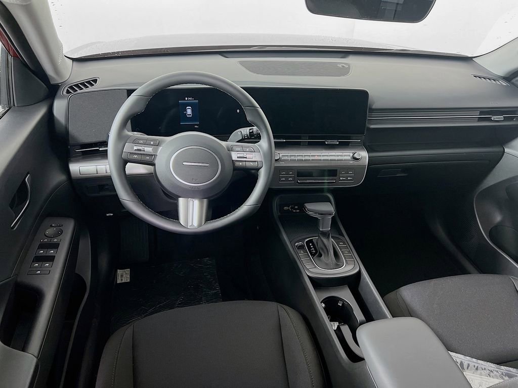 Certified 2025 Hyundai Kona SEL image 19