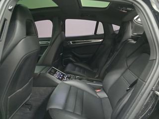 Used 2023 Porsche Panamera 4 Platinum Edition image 6