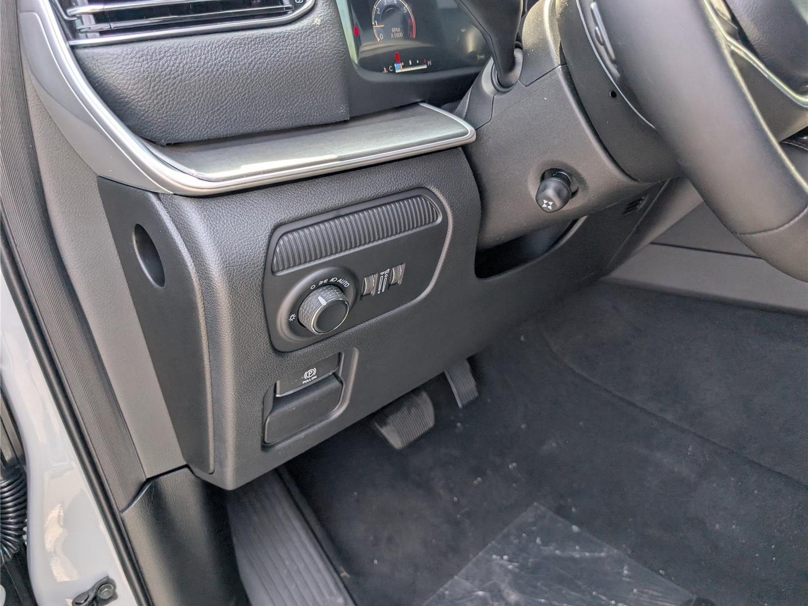 New 2026 Jeep Grand Wagoneer 4WD w/ Premium Group I image 22