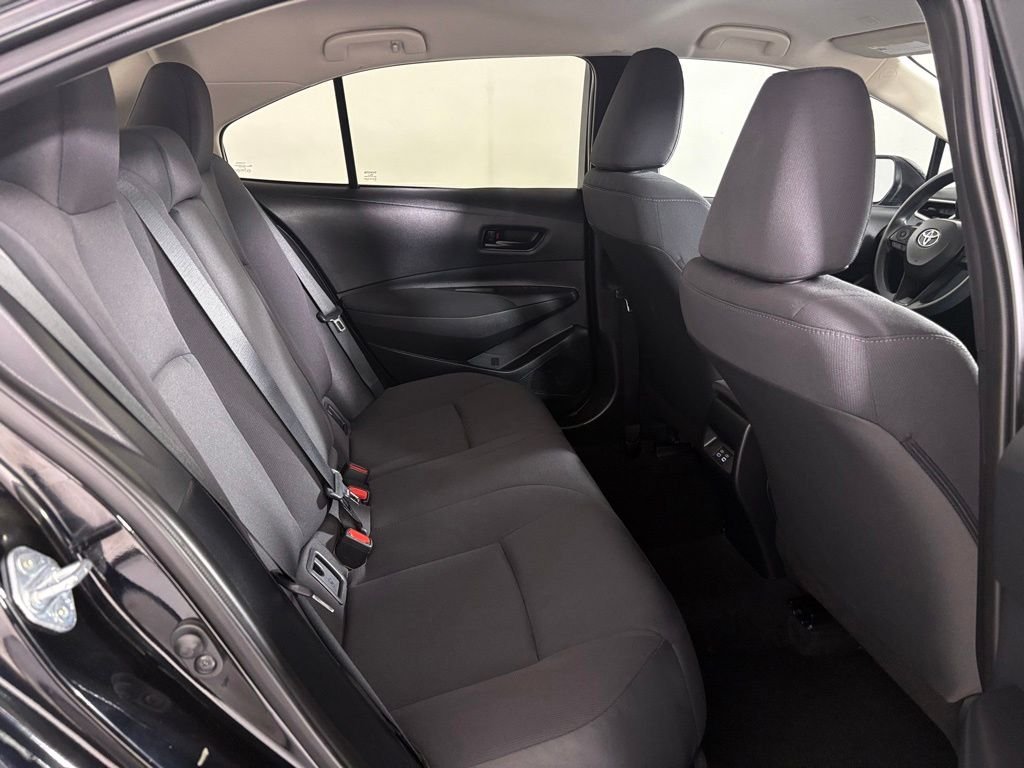 Used 2025 Toyota Corolla LE FWD image 34