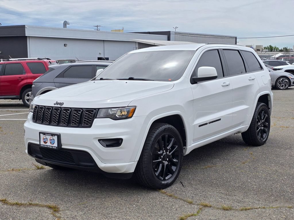 Used 2021 Jeep Grand Cherokee Laredo X AWD/4WD image 4