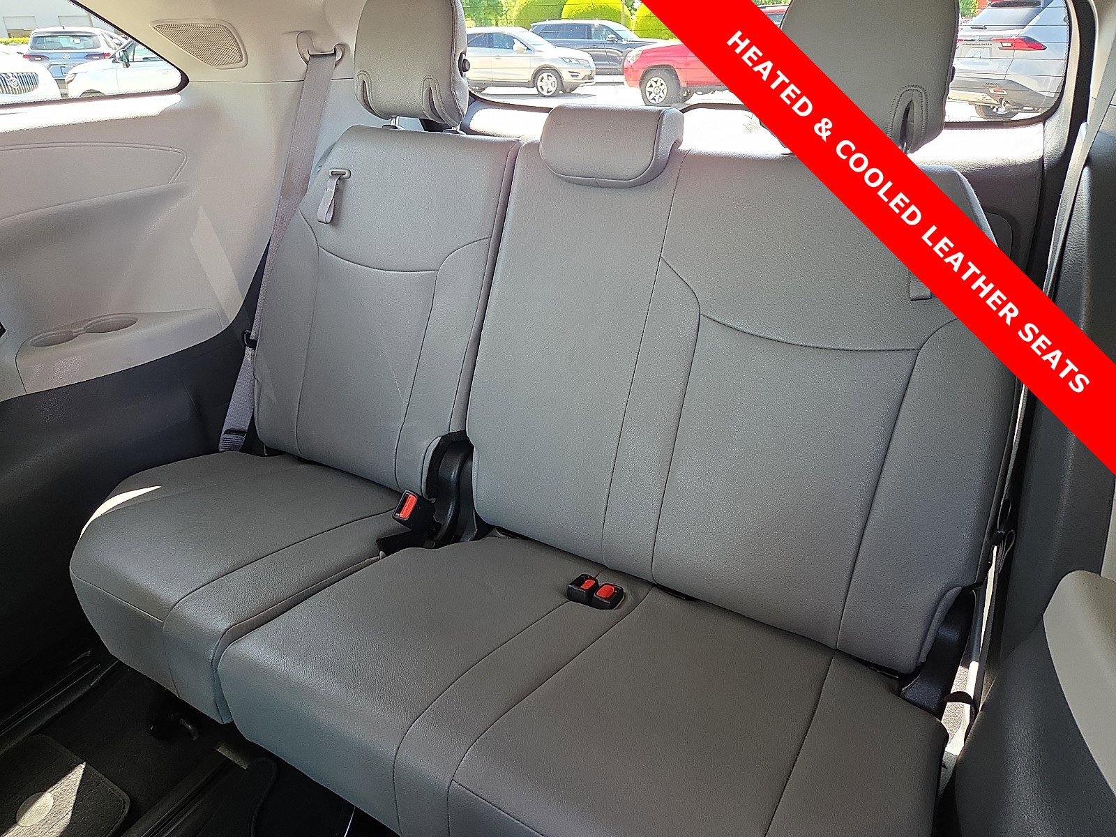 Used 2023 Toyota Sienna Limited AWD/4WD image 10