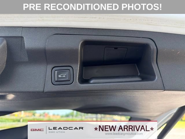 Used 2023 GMC Acadia AT4 w/ Technology Package AWD/4WD image 18