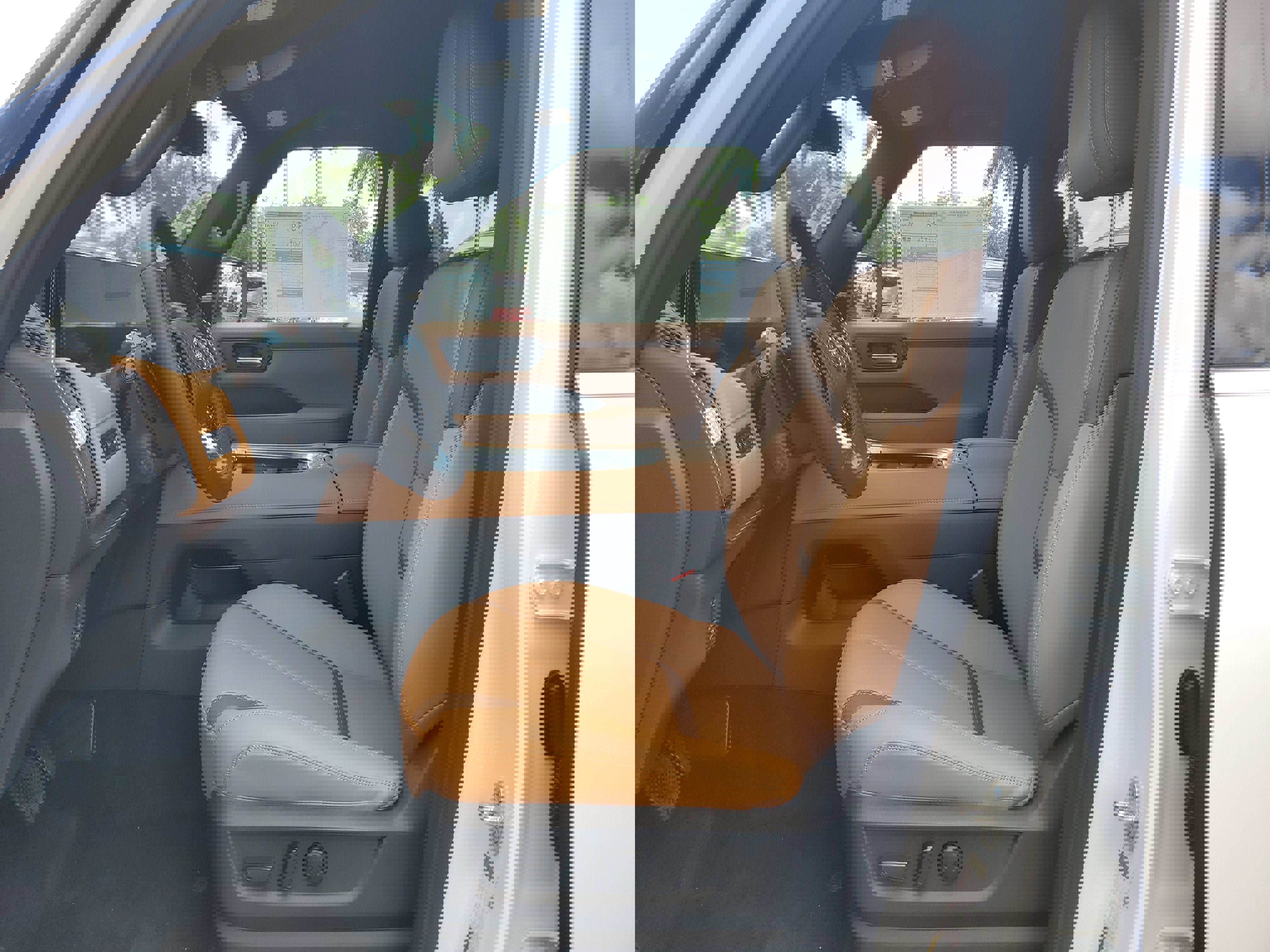 New 2025 Nissan Armada SL w/ Captain's Chari Seat Package image 10