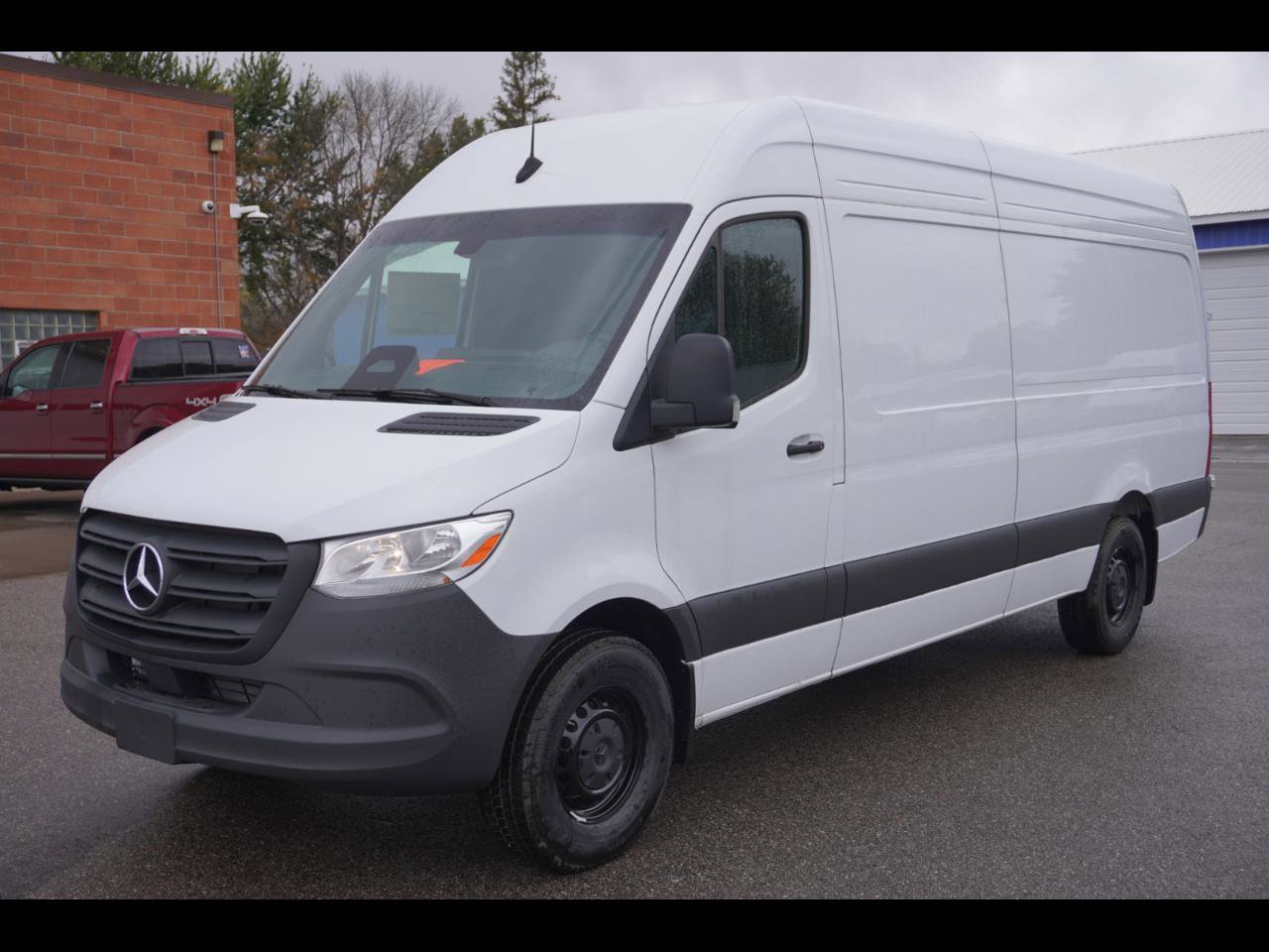 Used 2025 Mercedes-Benz Sprinter 2500 image 1