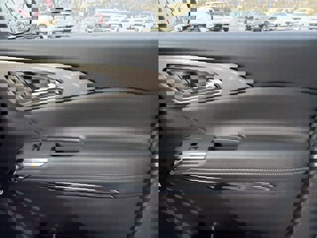 New 2026 Chevrolet Traverse LT image 25