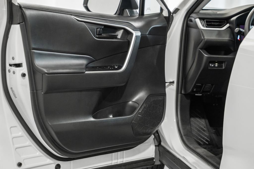 Used 2024 Toyota RAV4 LE image 34