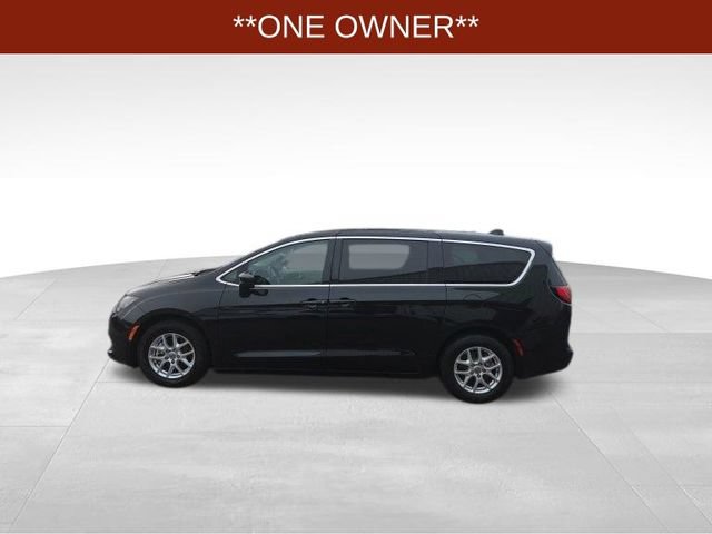 Used 2022 Chrysler Voyager LX FWD image 4