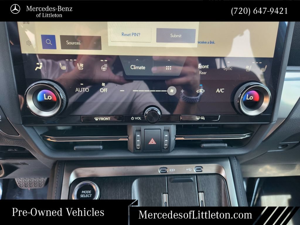Used 2024 Lexus GX 550 w/ Accessory Package (31) AWD/4WD image 18